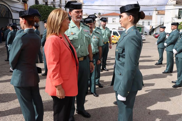 Ana López, Ramón María Clemente, Emilio Muñoz Arcos y José Manuel Cuenca dan la bienvenida a los agentes en prácticas.