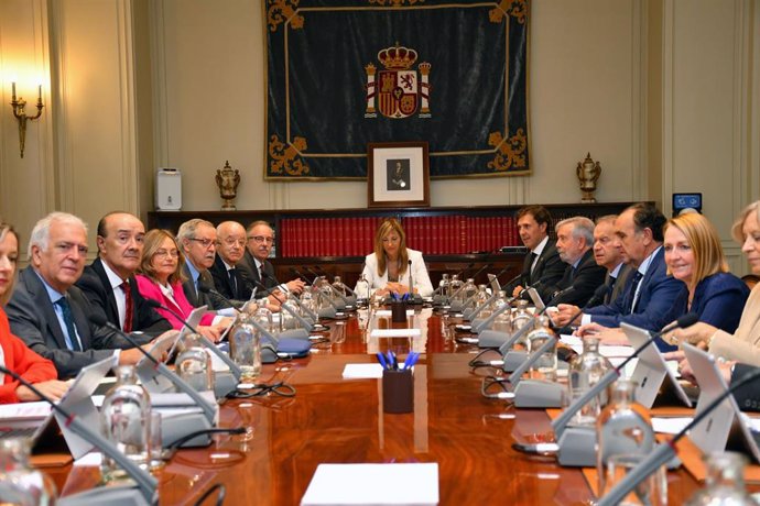 Pleno del nuevo Consejo General del Poder Judicial (CGPJ) bajo la Presidencia de Isabel Perelló.