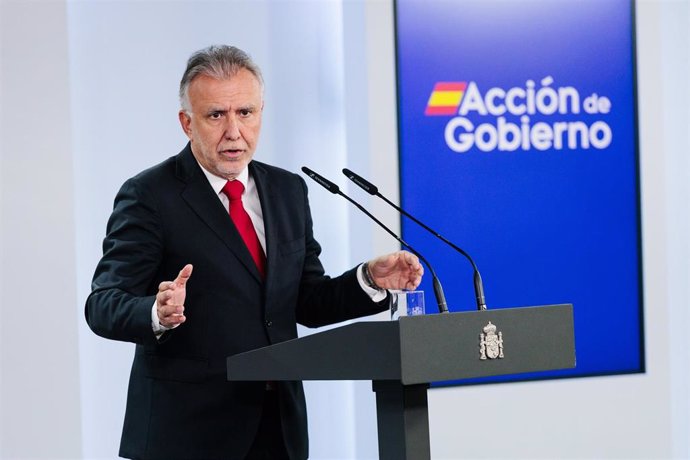 El ministro de Política Territorial, Ángel Víctor Torres, durante una rueda de prensa posterior a la reunión entre el presidente del Gobierno y el presidente de la Comunidad Valenciana, a 4 de octubre de 2024, en Madrid (España)