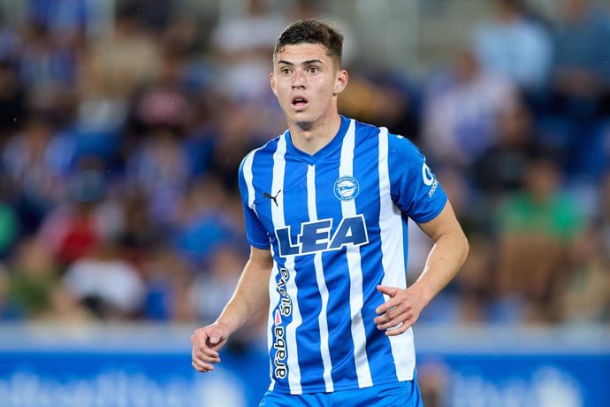 Archivo - Joaquin Panichelli of Deportivo Alaves looks on during the LaLiga EA Sports match between Deportivo Alaves and Girona FC at Mendizorrotza on May 10, 2024, in Vitoria, Spain.