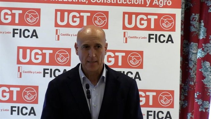 El alcalde de León participa en las jornadas de preparación a la jubilación organizadas por UGT FICA.