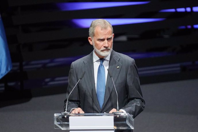 El rey Felipe VI interviene  en la Conferencia Internacional de Naciones Unidas sobre víctimas del terrorismo, en el Palacio de Congresos Europa de Vitoria-Gasteiz