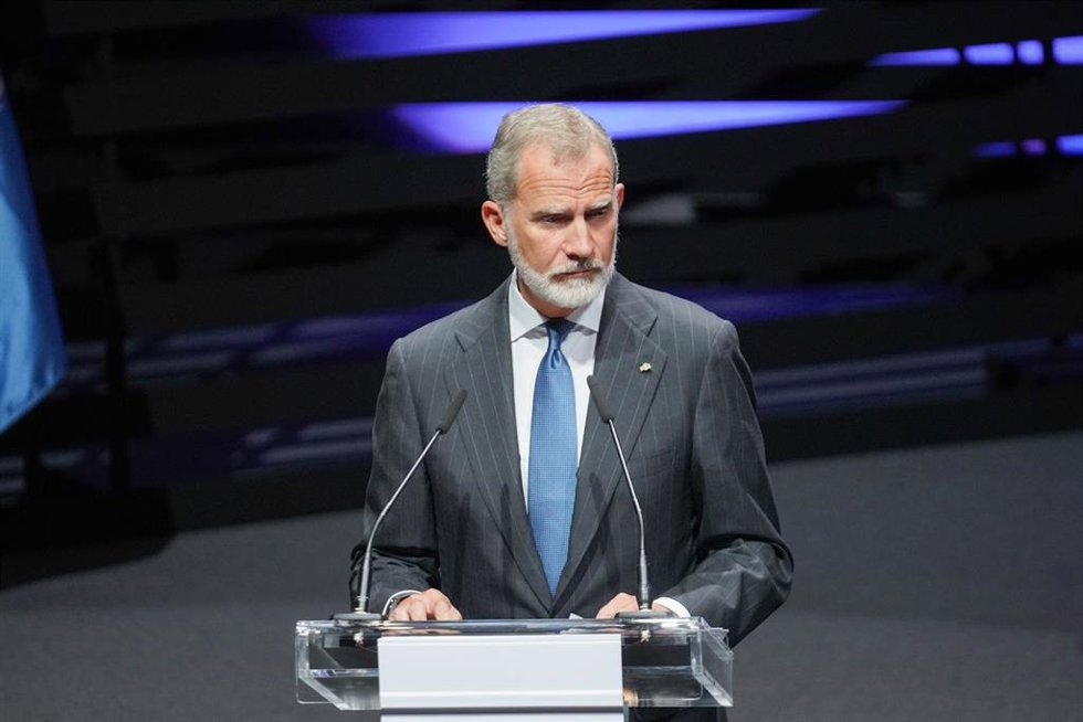 El rey Felipe VI interviene en la Conferencia Internacional de Naciones Unidas sobre víctimas del terrorismo, en el Palacio de Congresos Europa de Vitoria-Gasteiz