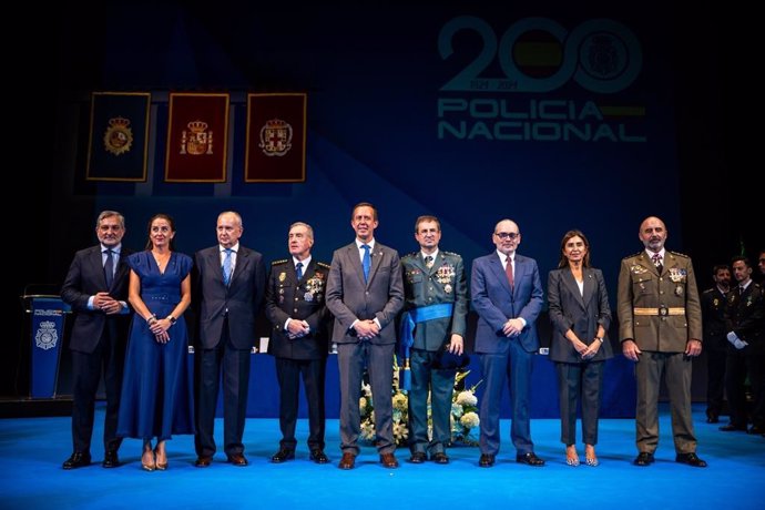 Acto con motivo del patrón y el Bicentenario de la Policia Nacional