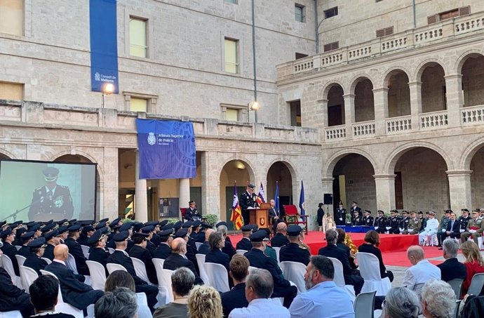 Acto institucional del Día de la Policía Nacional, en Palma.