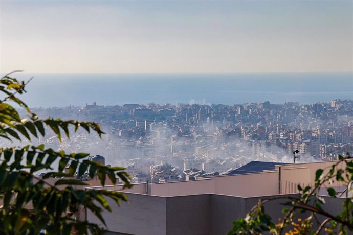 Humo sobre la capital de Líbano, Beirut