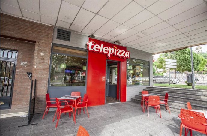 Archivo - Establecimiento de Telepizza en Guadalajara.