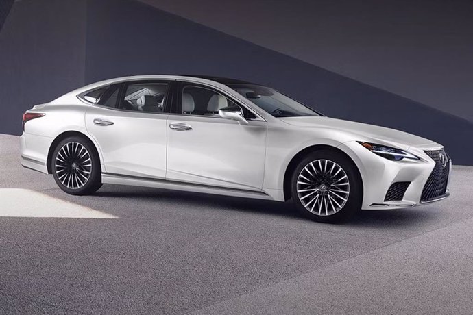 Lexus LS 2025