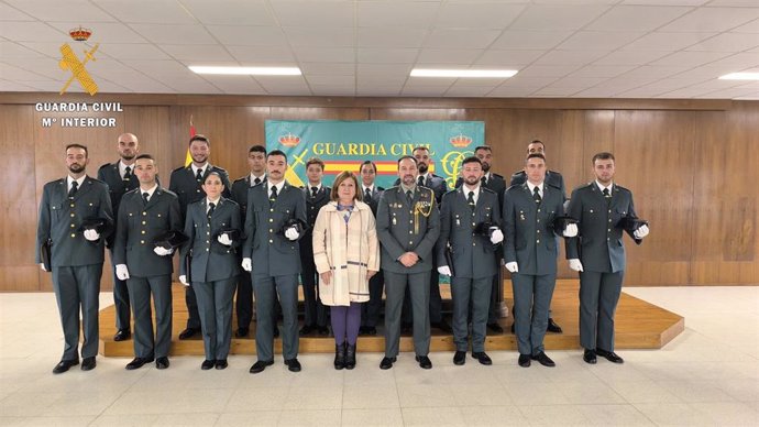 La Comandancia de la Guardia Civil de Salamanca recibe a quince alumnos que realizarán sus prácticas en la provincia .