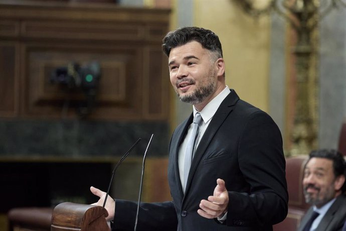 El portavoz de ERC en el Congreso, Gabriel Rufián, interviene durante una sesión de control al Gobierno, en el Congreso de los Diputados, a 9 de octubre de 2024, en Madrid (España). 