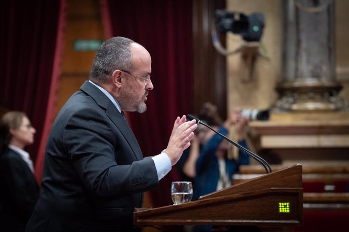 El líder del PP en el Parlament, Alejandro Fernández, en el DPG este miércoles