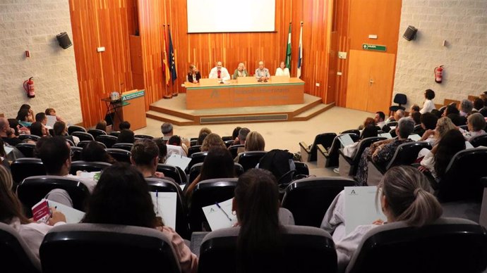 Celebración de las Jornadas de Residentes de Enfermería en el Hospital Juan Ramón Jiménez de Huelva.