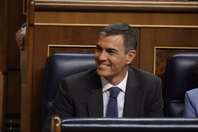 El presidente del Gobierno, Pedro Sánchez, durante una sesión de control al Gobierno, en el Congreso de los Diputados, a 9 de octubre de 2024, en Madrid (España). Durante la sesión de control, el presidente del Gobierno ha hablado sobre la política migrat