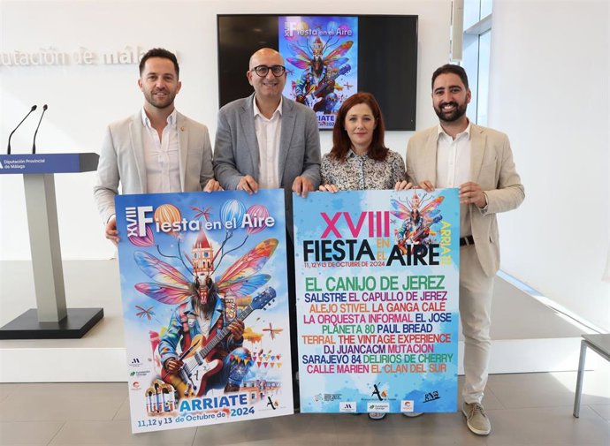 El diputado provincial de Cultura, Manuel López Mestanza, junto al alcalde de Arriate, Francisco Javier Anet, y la responsable de Artes Escénicas de la Fundación Unicaja, Gema Domínguez, en la presentación del cartel y la programación de esta cita.