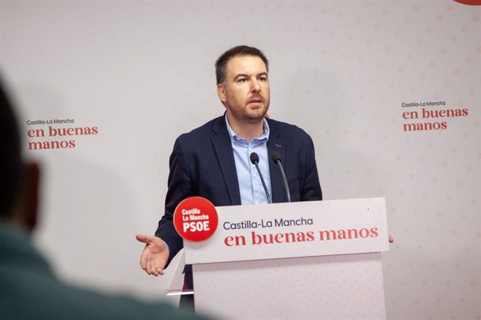 El diputado del grupo socialista en las Cortes regionales Antonio Sánchez Requena