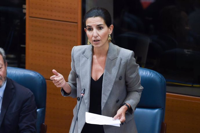 La portavoz del Grupo Parlamentario de Vox en la Asamblea de Madrid, Rocío Monasterio, durante una sesión plenaria en la Asamblea de Madrid, a 3 de octubre de 2024, en Madrid (España).