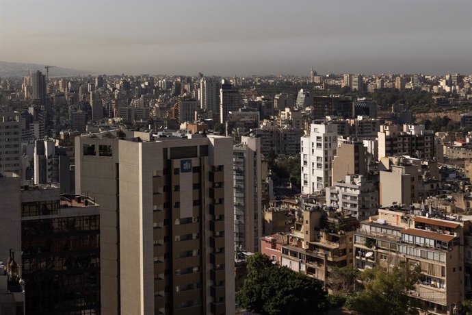 October 9, 2024, Beirut, Lebanon: A haze of smoke covers the city after multiple days of the Israeli military targeting the area on October 9, 2024 in Beirut, Lebanon. Israeli forces continue to bomb BeirutA•s southern suburbs daily.,Image: 918645423, Lic