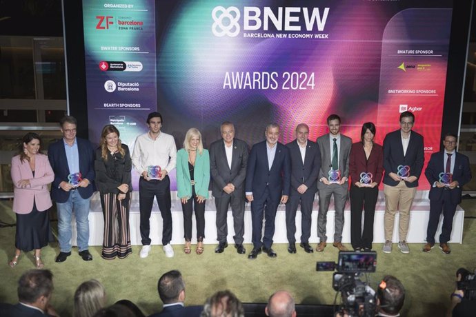 Jaume Collboni, Carlos Prieto, Blanca Sorigué, Pere Navarro, Ana Maria Martínez y otros representantes durante la entrega de los premios este miércoles