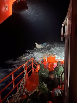 Uno de los rescates de una patera realizados por Salvamento Marítimo en aguas de Canarias