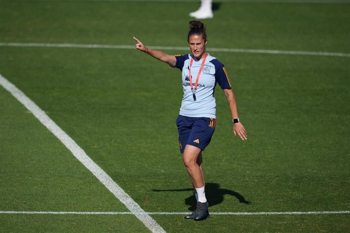 Archivo - Montse Tomé durante un entrenamiento de la selección española 