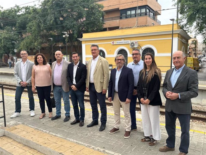 El conseller de Medio Ambiente, Infraestructuras y Territorio, Vicente Martínez, en la estación de Metrovalencia de Burjassot-Godella