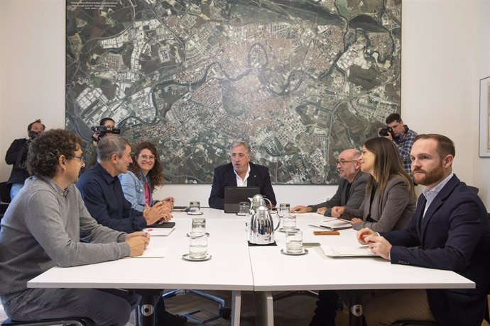 Reunión para negociar los Presupuestos de Pamplona de 2025.