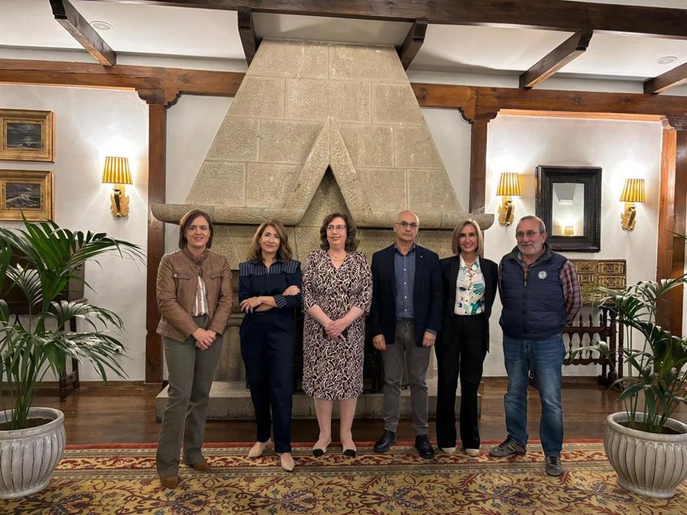 La presidenta de Paradores, Raquel Sánchez, visita Olite, donde ha anunciado una inversión de 7 millones de euros para proceder a una reforma integral del parador.