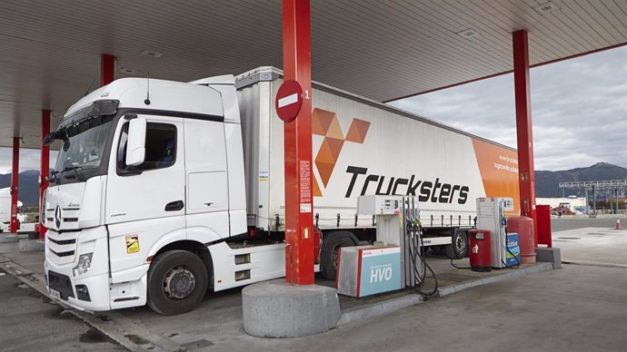 Cepsa suministrará diésel 100% renovable a los camiones de Trucksters en rutas internacionales de DHL