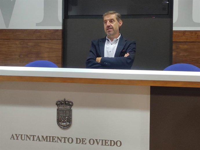 El portavoz del Grupo Municipal Socialista en el Ayuntamiento de Oviedo, Carlos Fernández Llaneza