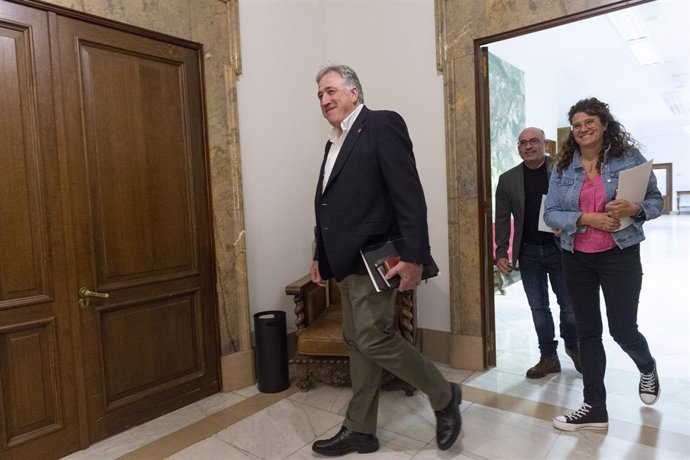 Joseba Asiron, alcalde de Pamplona, antes de la reunión para negociar los Presupuestos Municipales de 2025.