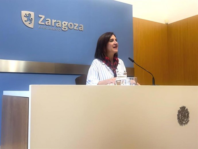 La consejera municipal de Cultura del Ayuntamiento de Zaragoza, Sara Fernández, en rueda de prensa.