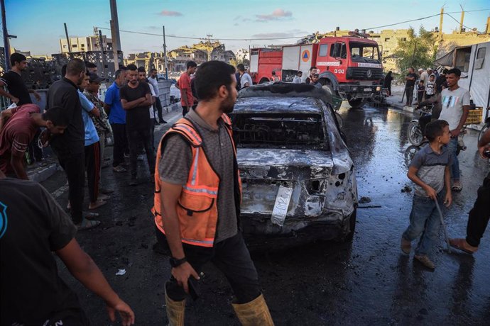 Imagen de archivo de una calle de Jan Yunis, en Gaza, tras un bombardeo de Israel.