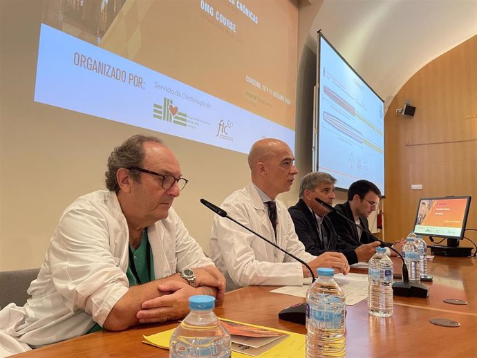 Presentación de los principales avances en el campo de las oclusiones coronarias complejas, en un encuentro científico de alto nivel en el Hospital Reina Sofía de Córdoba.