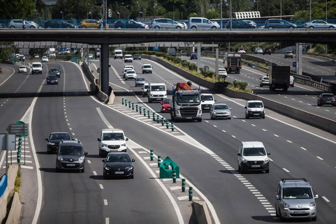 Archivo - Tramo de la autopista de la M30 durante la desescalada por el Covid-19, en Madrid (España) a 5 de mayo de 2020.