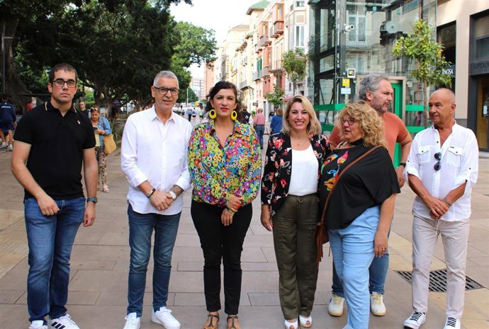 La coordinadora provincial de IU, Toni Morillas; el diputado provincial de Con Málaga Juan Márquez y cargos públicos de IU en el área metropolitana presentan iniciativas en materia de vivienda