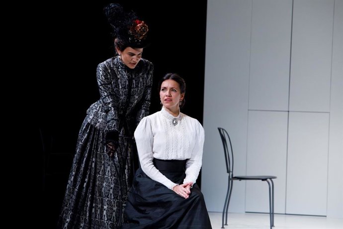 El Teatro Principal de Valncia acoge 'La Regenta' de Leopoldo Alas Clarín