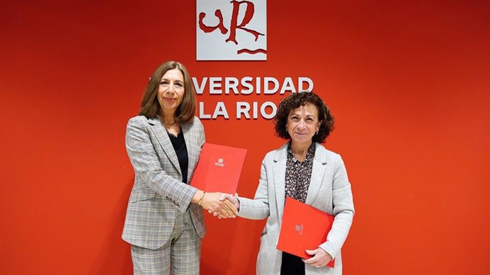 La vicerrectora de Responsabilidad Social Corporativa, Fabiola Portillo, y la delegada de la ONCE en La Rioja, Maria Belén González