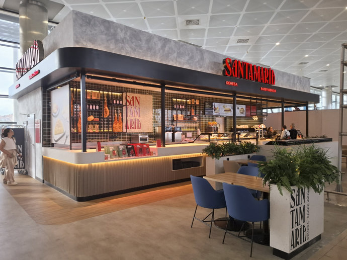 El aeropuerto de Barajas avanza en la renovación de su oferta gastronómica con la apertura de nuevos locales