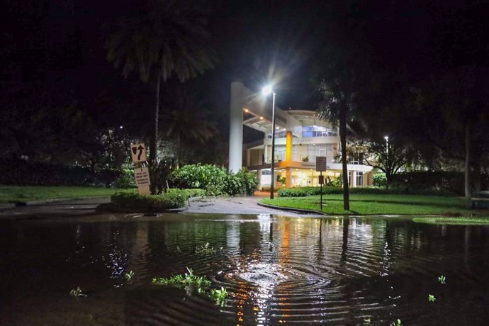 October 10, 2024, Florida, USA: Outside of Albert Whitted Airport, which experienced torrential rain, a street sits flooded, Thursday, Oct. 10, 2024.,Image: 918990791, License: Rights-managed, Restrictions: , Model Release: no, Credit line: Tampa Bay Time