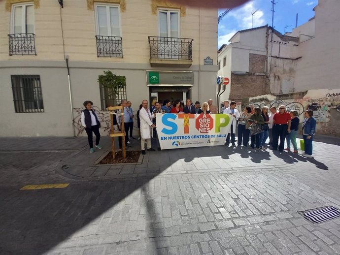 Concentración contra las agresiones a sanitarios