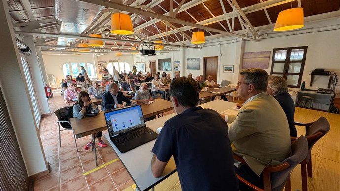 El conseller de Medi ambient, Infraestructures i Territori, Vicente Martínez Mus, en la Junta Rectora de l'Albufera de Valncia