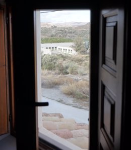 Vista de la granja porcina desde una vivienda de Albox (Almería).