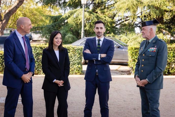 El secretario de Estado de Seguridad, Rafael Pérez, con la directora de la Guardia Civil, Mercedes González, en el acto de conmemoración del décimo aniversario del CITCO