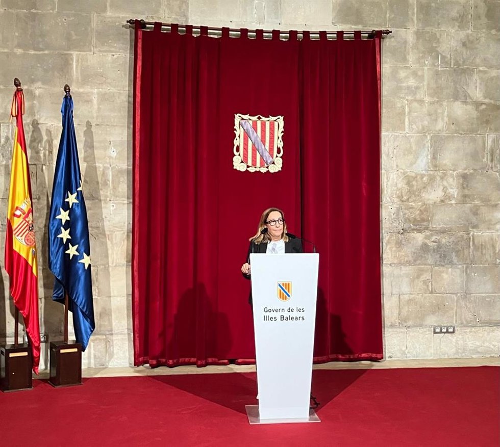 La presidenta de la comisión gestora de UGT en Baleares, Amparo Burgueño, tras reunirse con Prohens.