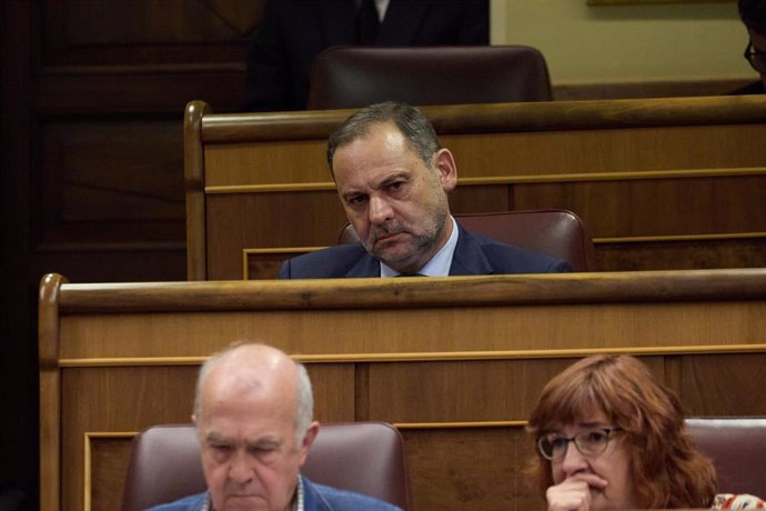 El diputado del Grupo Mixto José Luis Ábalos durante una sesión plenaria en la Cámara Baja, a 17 de septiembre de 2024, en Madrid (España). El Pleno del Congreso debate hoy la proposición de ley de Sumar, Podemos, Esquerra Republicana (ERC), EH Bildu y BN