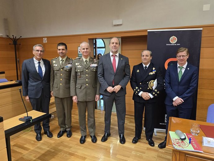 Asistentes a las XII Jornadas sobre Seguridad y Defensa.