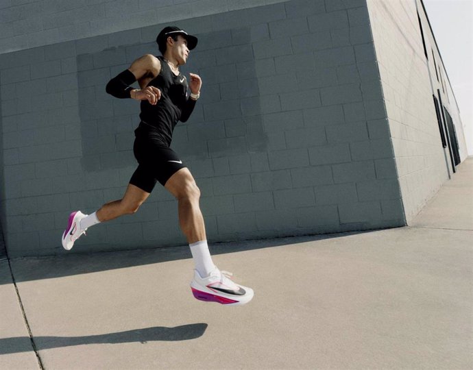 Nike invita a entrenar y competir más rápido con las nuevas Zoom Fly 6.