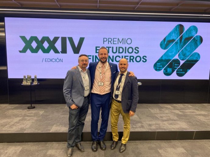 Desde la izda. Javier Cabeza, Miguel Gonzalez-Mohino y Mario Donate, autores del estudio.