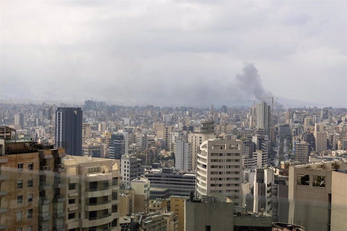 Humo en la capital de Líbano, Beirut