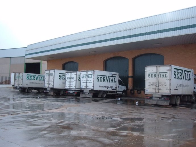 Camiones de la empresa Servial en Almendralejo.